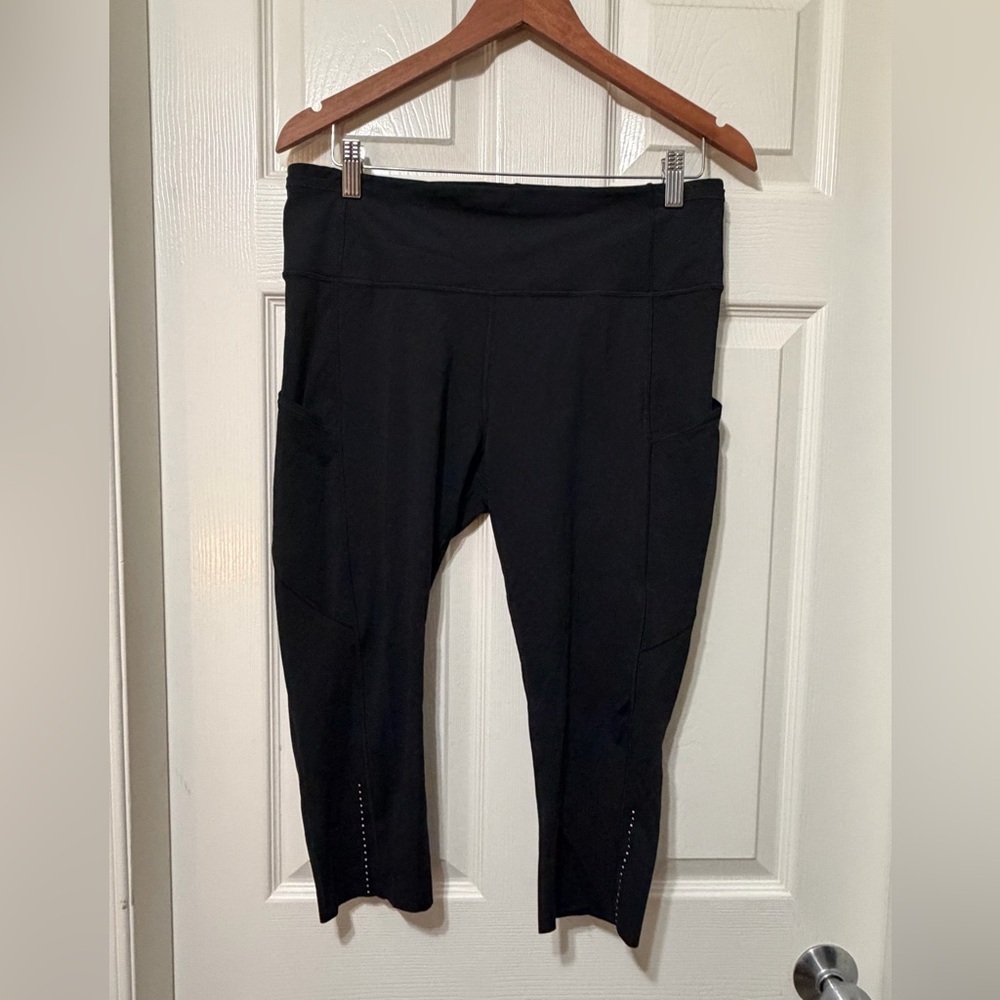 Lululemon athletica fast and free crop size 12 euc
